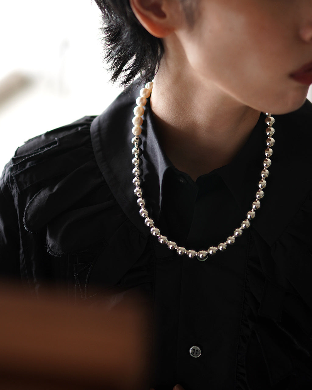 HOLLOW BALL&PEARL NECKLACE EO25AW-22 50cm