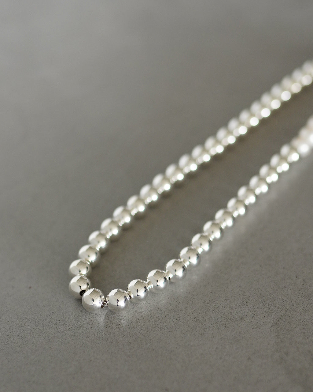 HOLLOW BALL&PEARL NECKLACE EO25AW-22 50cm