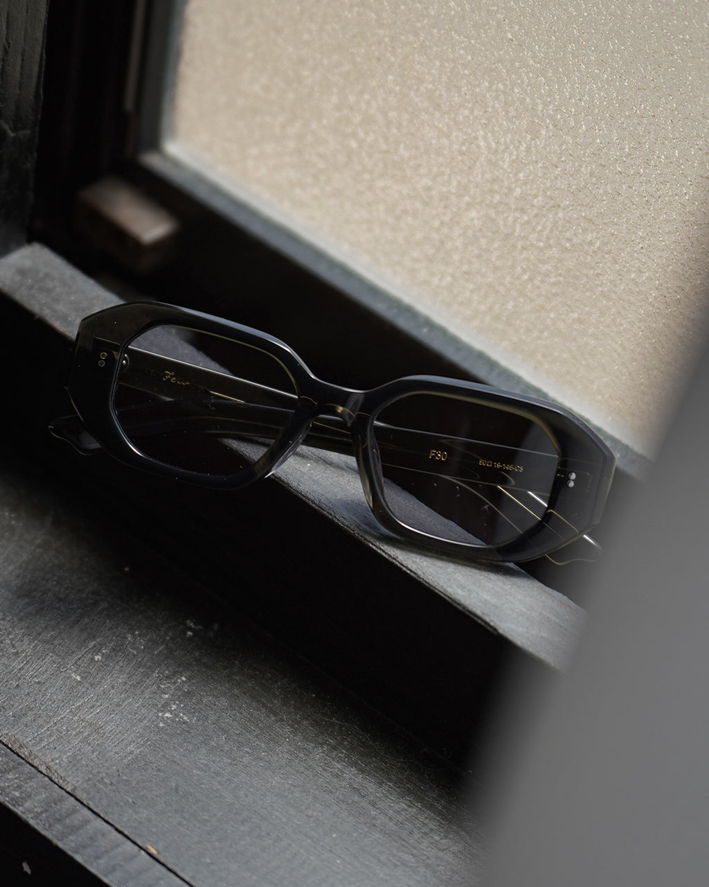 Few by NEW. F30 SUNGLASSES SQUARE