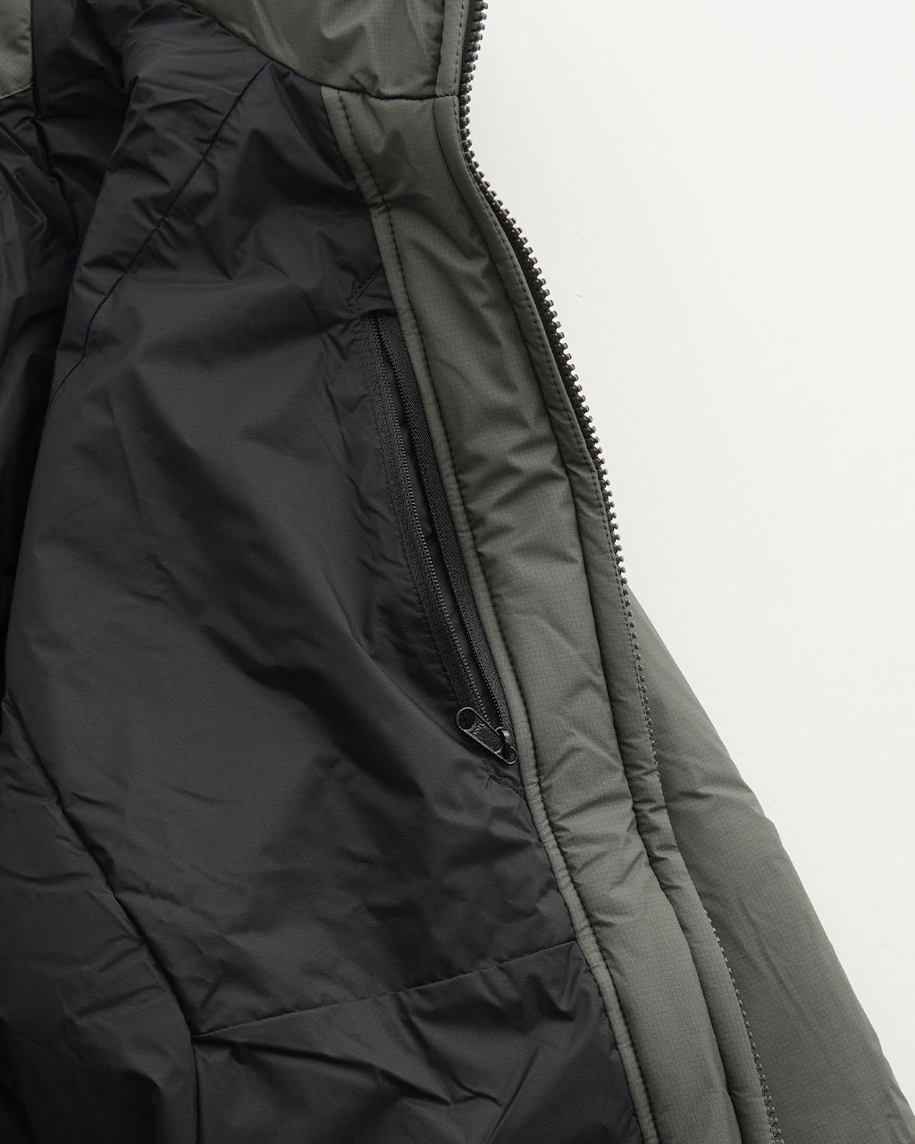 Goldwin ゴールドウイン ウインドストッパー バイ ゴアテックス ラボズ パフィー ジャケット WINDSTOPPER BY GORE-TEX LABS Puffy Jacket 中綿 GL14307【送料無料】