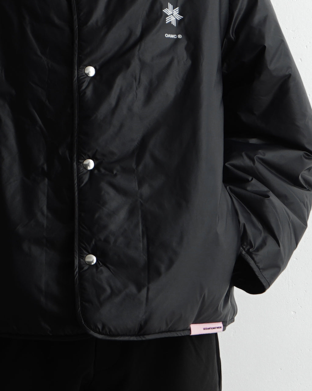 Goldwin × OAMC ゴールドウイン × オーエーエムシー インサレーテッド ライナー ジャケット Insulated Liner Jacket ノーカラー 軽量 GL24703MC【送料無料】