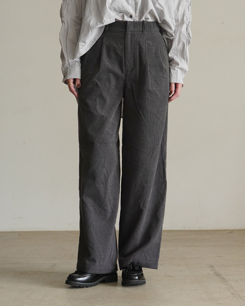 2-tuck Straight Corduroy Pants GLW76361