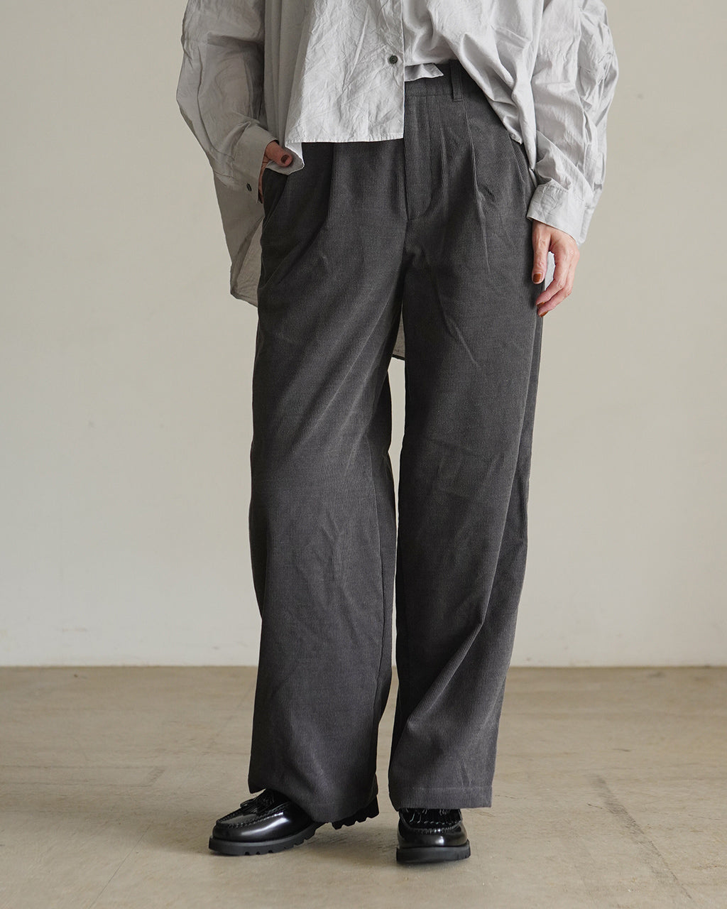 2-tuck Straight Corduroy Pants GLW76361