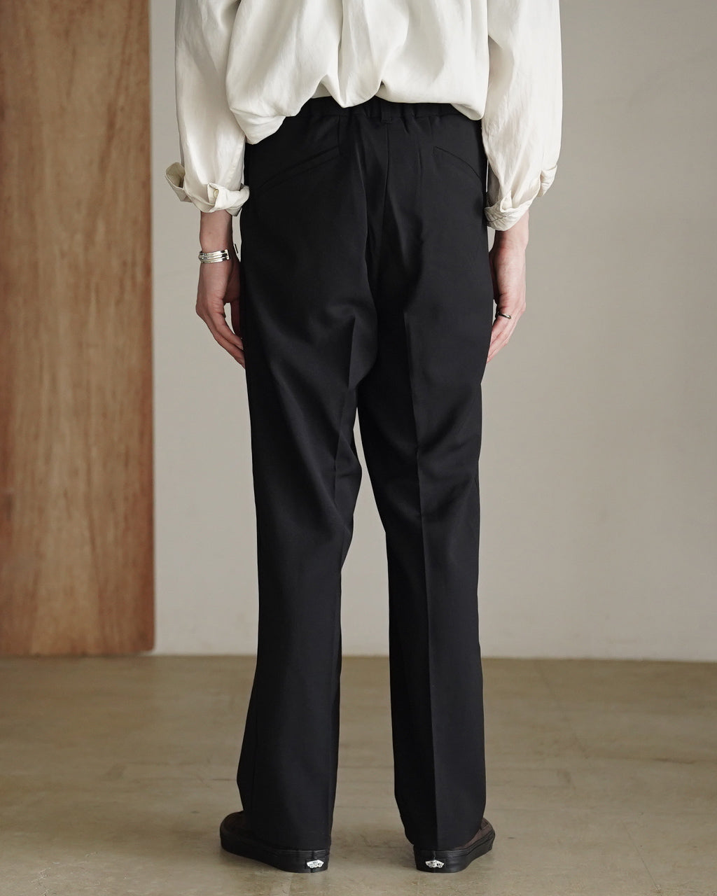 One Tuck Straight Pants GL75180