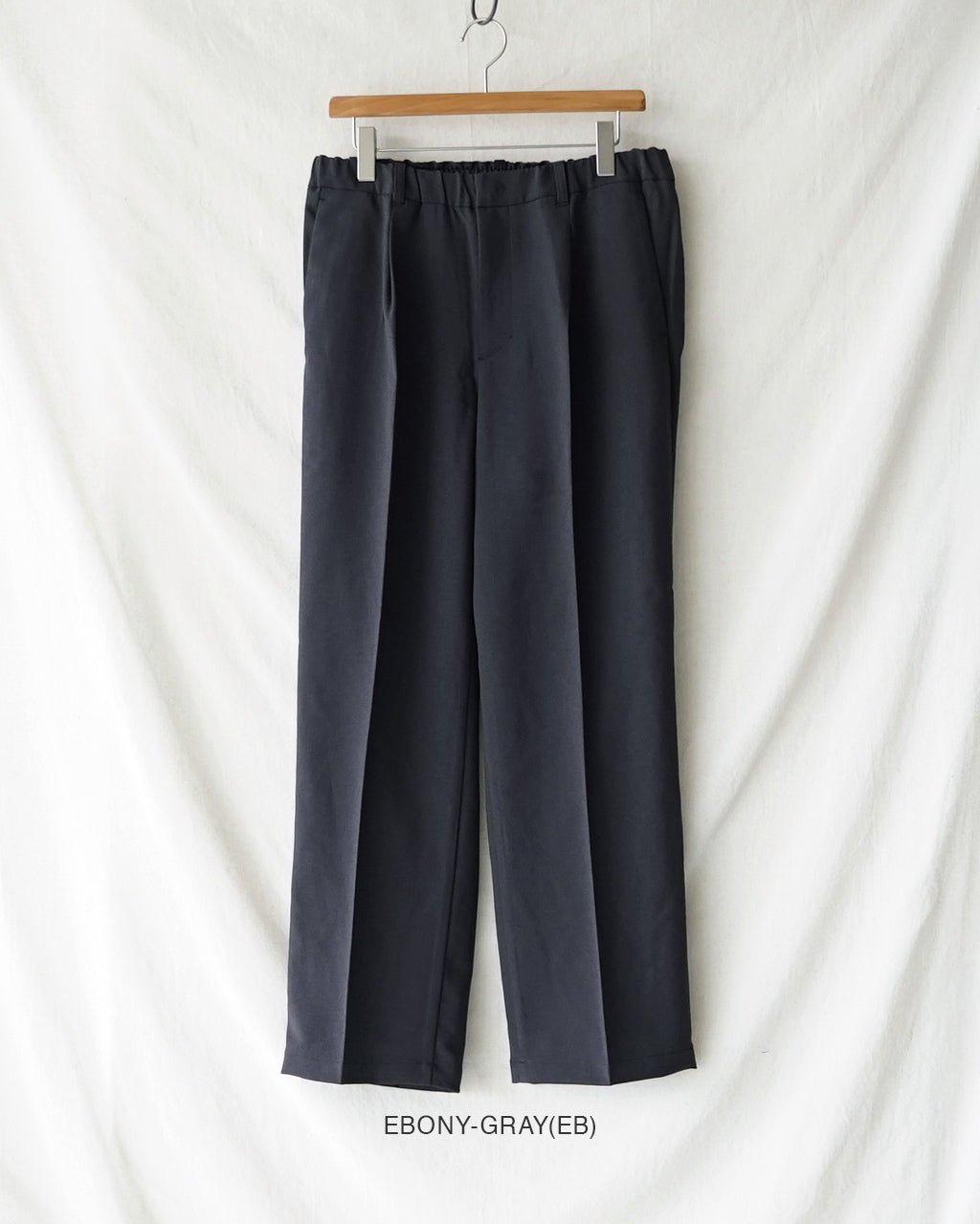 One Tuck Straight Pants GL75180