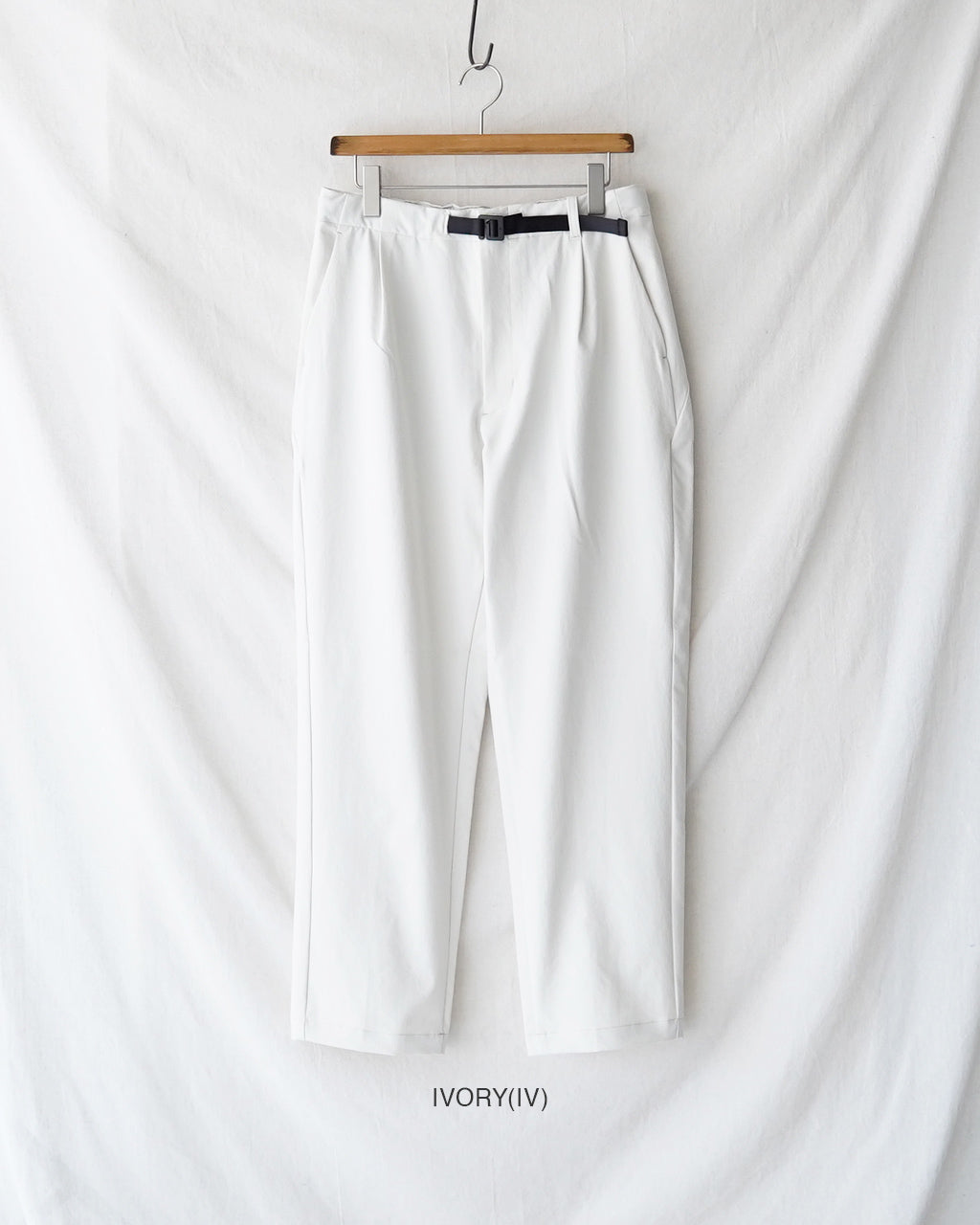 One Tuck Tapered Stretch Pants GL75177