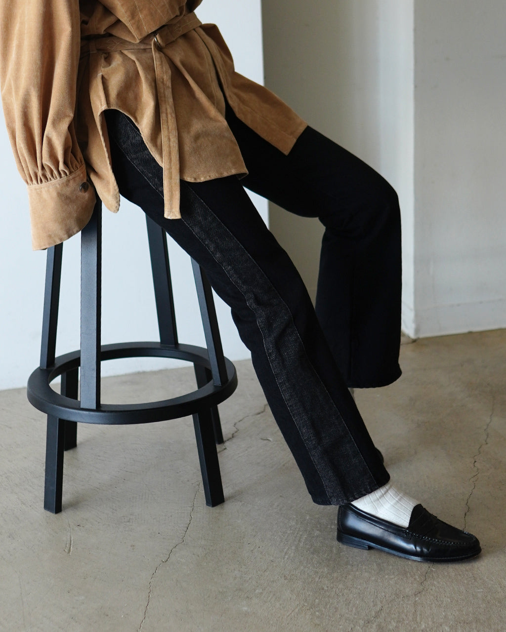 Side Stripe Denim Trousers J253DN01