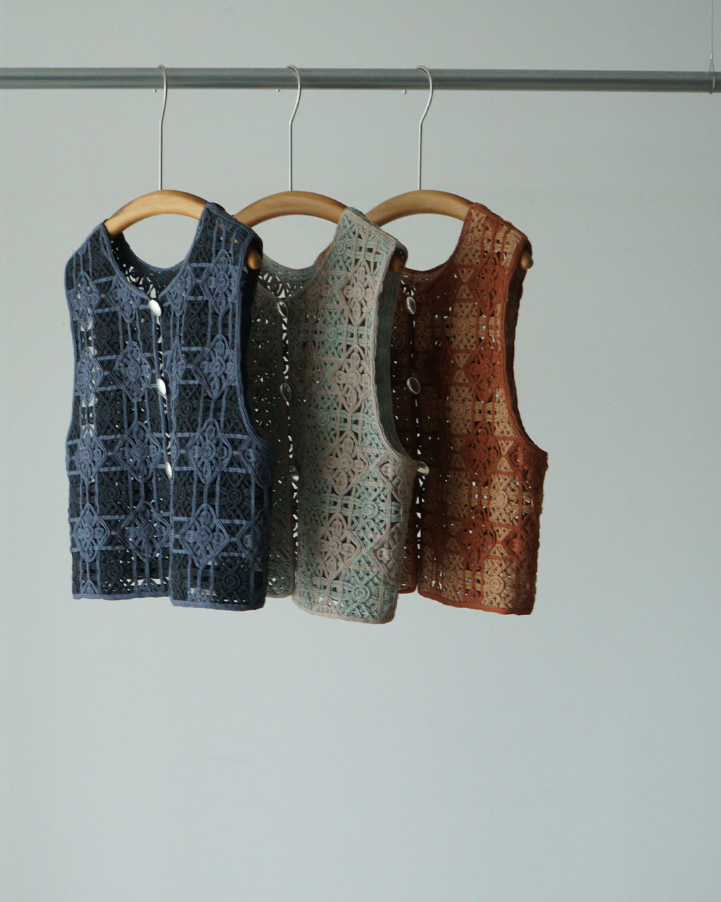 JOICEADDED ジョイスアディッド Embroiderded Vest 刺繍ベスト | Crouka(クローカ)