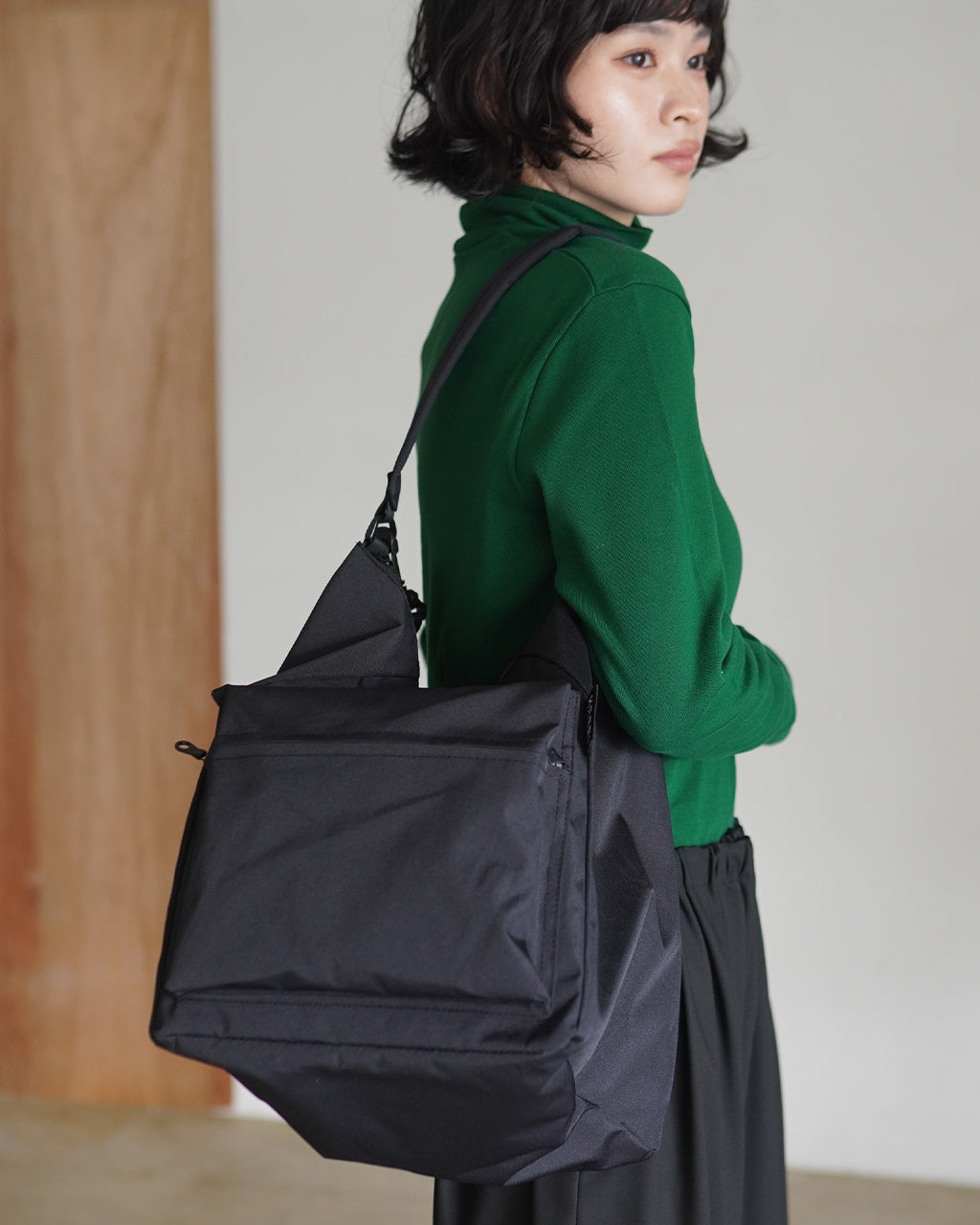 美品✿KARRI AMIACALVA 2WAYショルダーバッグ S 軽量 撥水 2WAY SHOULDER KARRI AMIACALVA 2ウェイ ショルダーバッグ ボディ