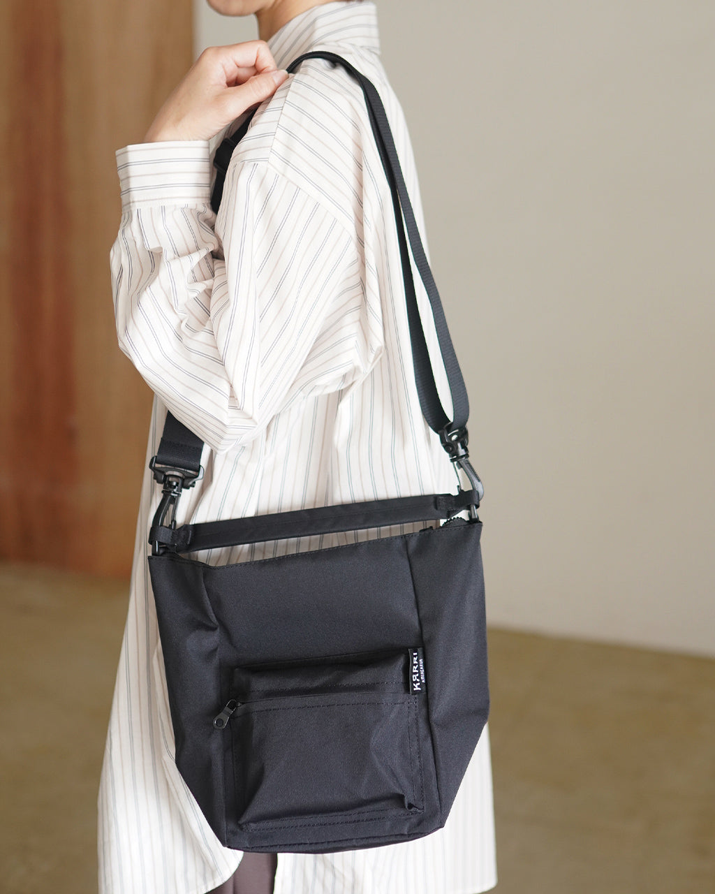 2WAY SHOULDER KARRI AMIACALVA 2ウェイ ショルダーバッグ ボディ
