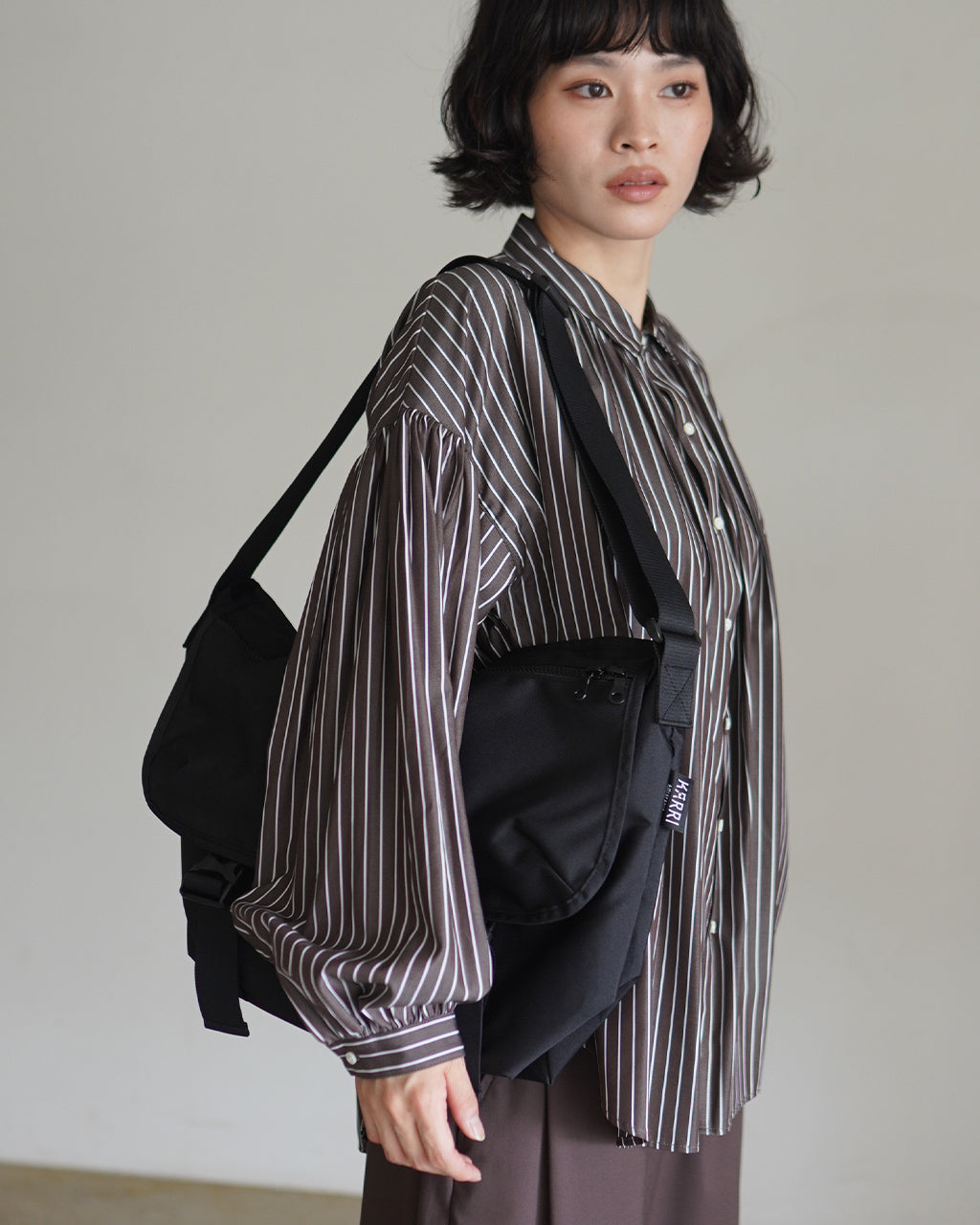 MESSENGER BAG K010-M-BL