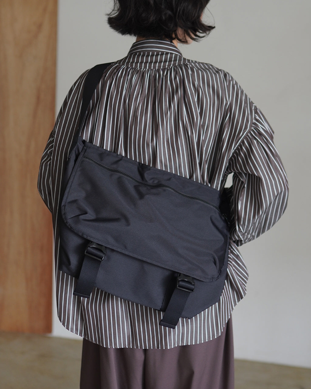 MESSENGER BAG K010-M-BL