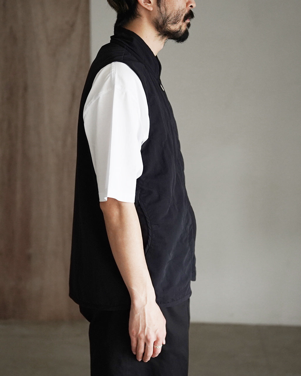 BLACK EDITION UNWADDED ZIPPED HIGH NECK GILET MENS LV13008