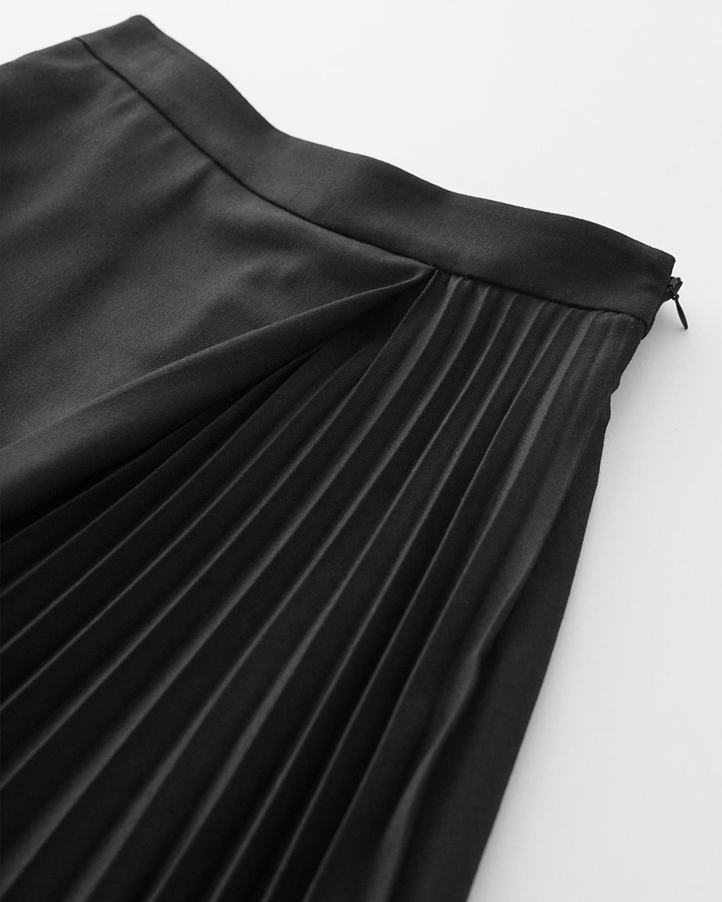 le glazik ル グラジック ツイル スリット プリーツ スカート TWILL SLIT PLEATED SKIRT ミモレ丈 LG-F0071TWK【送料無料】