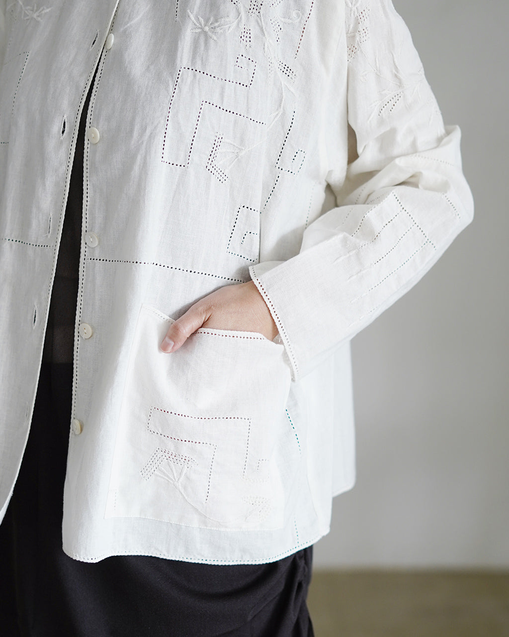 ラブアワーデイズ LUVOURDAYS 刺繍ブラウス レディース Embroidery