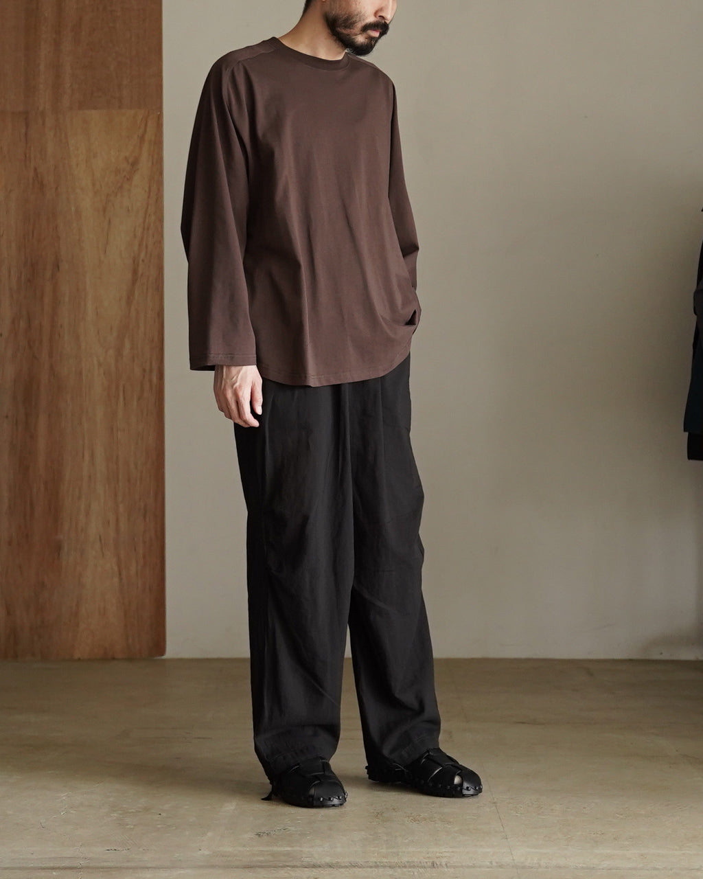 KNEE TUCK PANTS M26A16PT01C