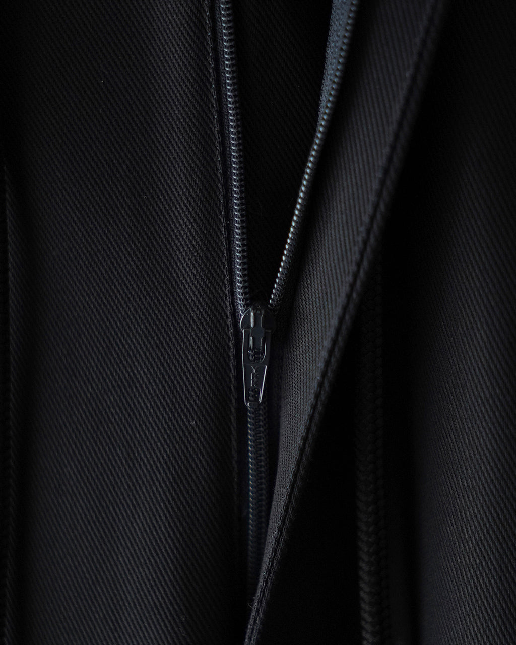 markaware DOUBLE PLEATED EASY TROUSERS A26A93PT02C イージーパンツ ブラック ネイビー｜Crouka(クローカ)