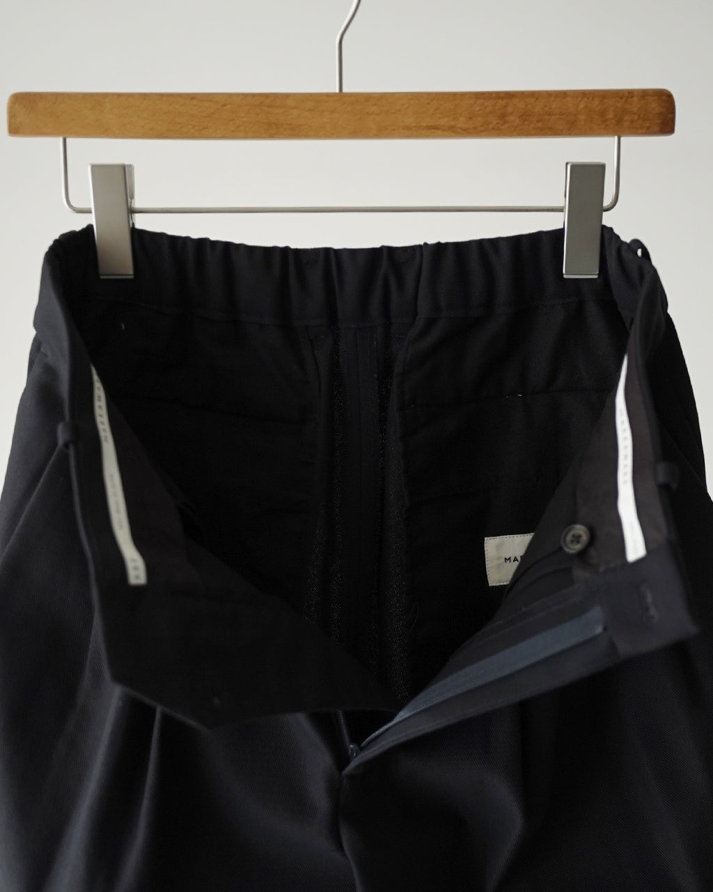 markaware TRIPLE PLEATED WIDE TROUSERS A26A93PT03C ワイドパンツ ブラック ネイビー｜Crouka(クローカ)