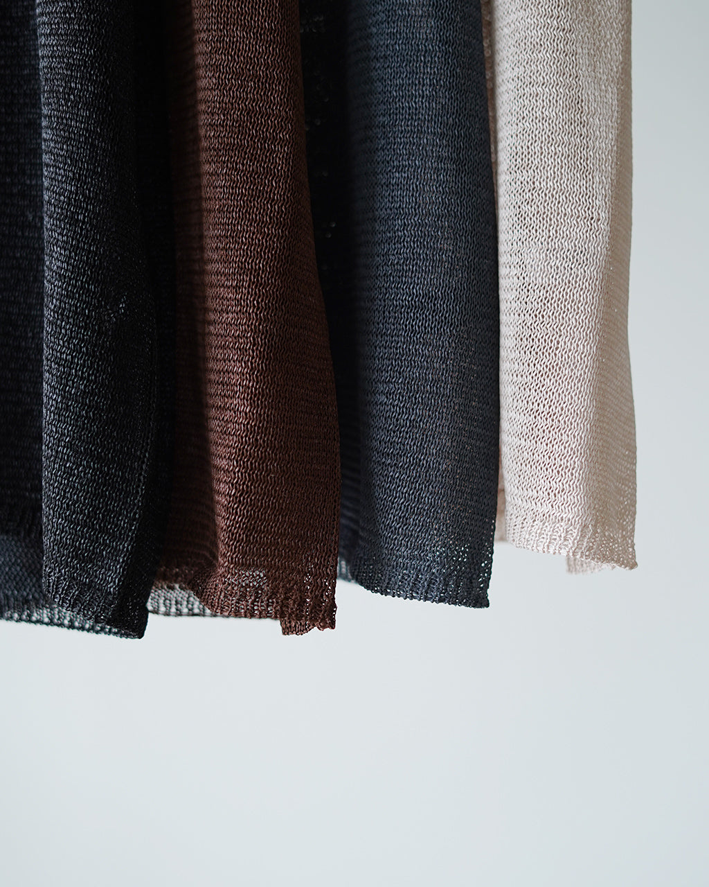 wide V neck vest 1-220062