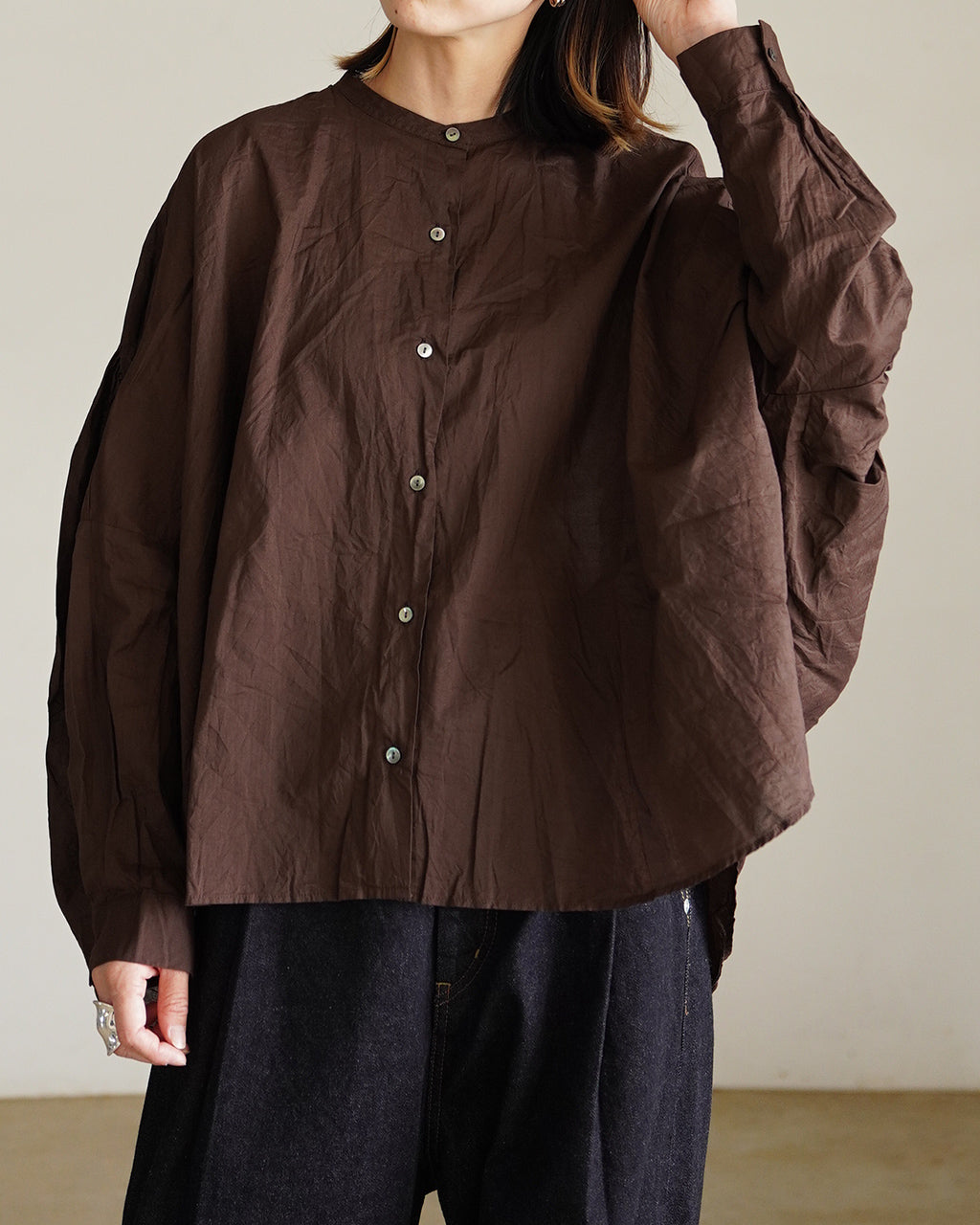 back gather wide shirt 1-238975