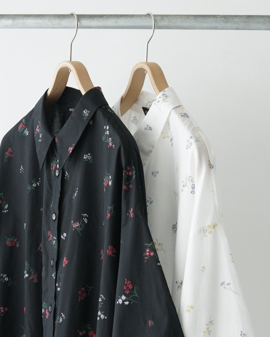 mizuiro ind ミズイロインド シャツワンピース 小花柄 発泡プリント SMALL FLOWER PRINT SHIRT OP クエーカーカラー七分袖 1-250054【送料無料】