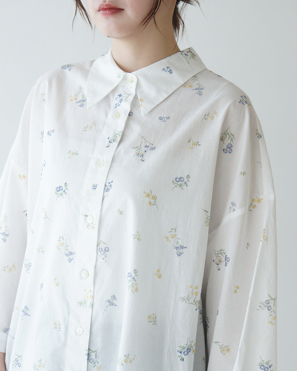 mizuiro ind ミズイロインド シャツワンピース 小花柄 発泡プリント SMALL FLOWER PRINT SHIRT OP クエーカーカラー七分袖 1-250054【送料無料】