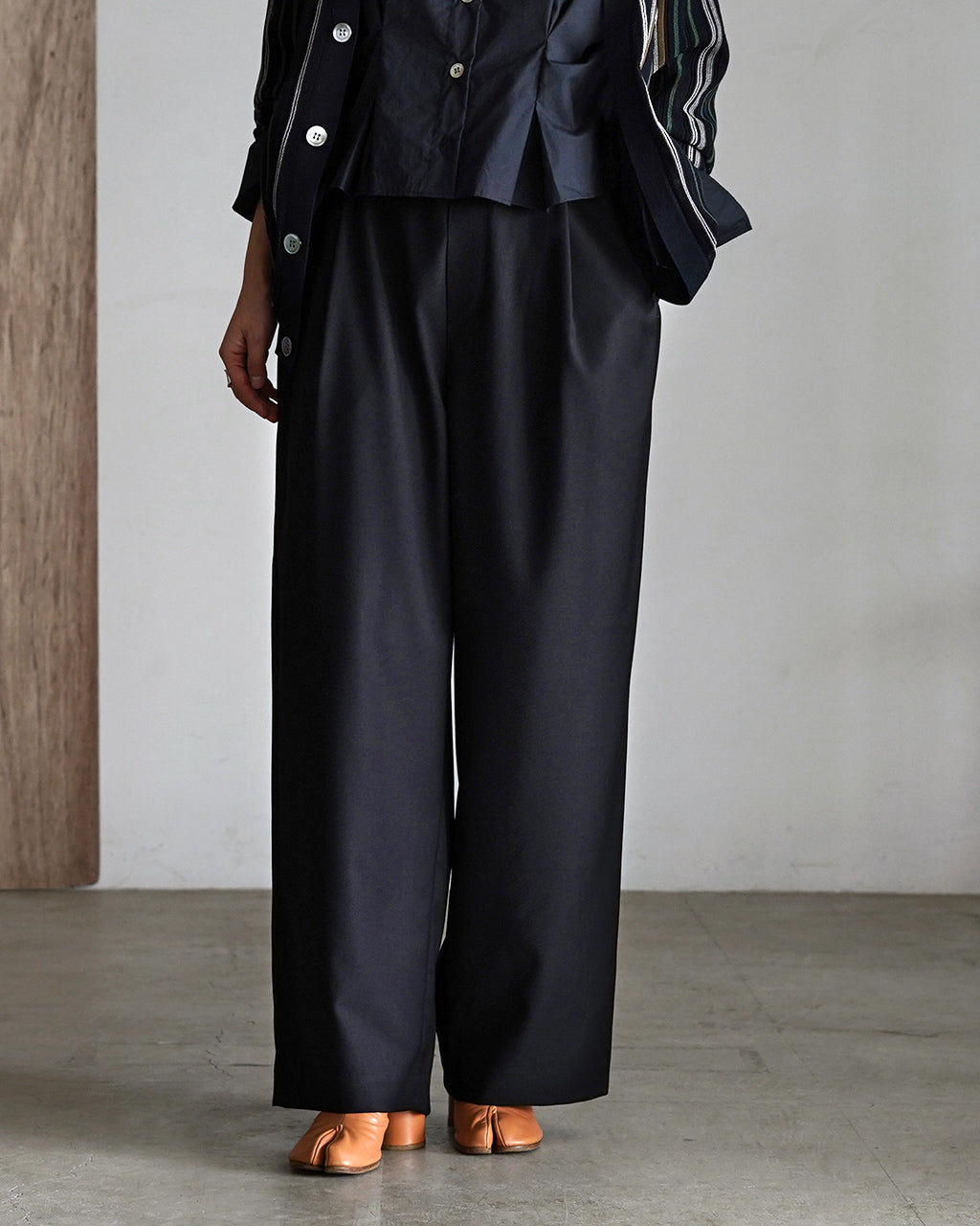 TWO TUCK SLACKS 1-260100