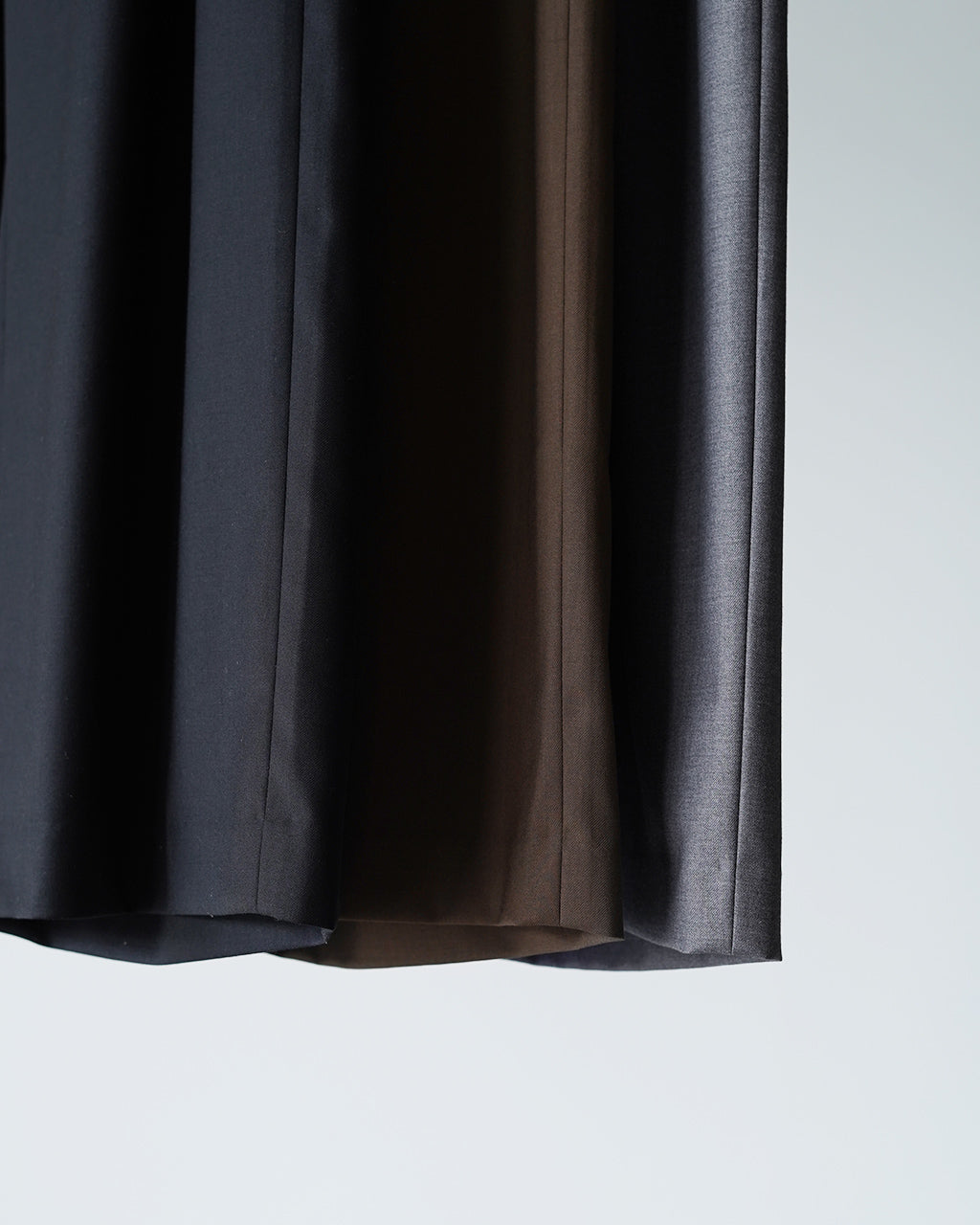 TWO TUCK SLACKS 1-260100