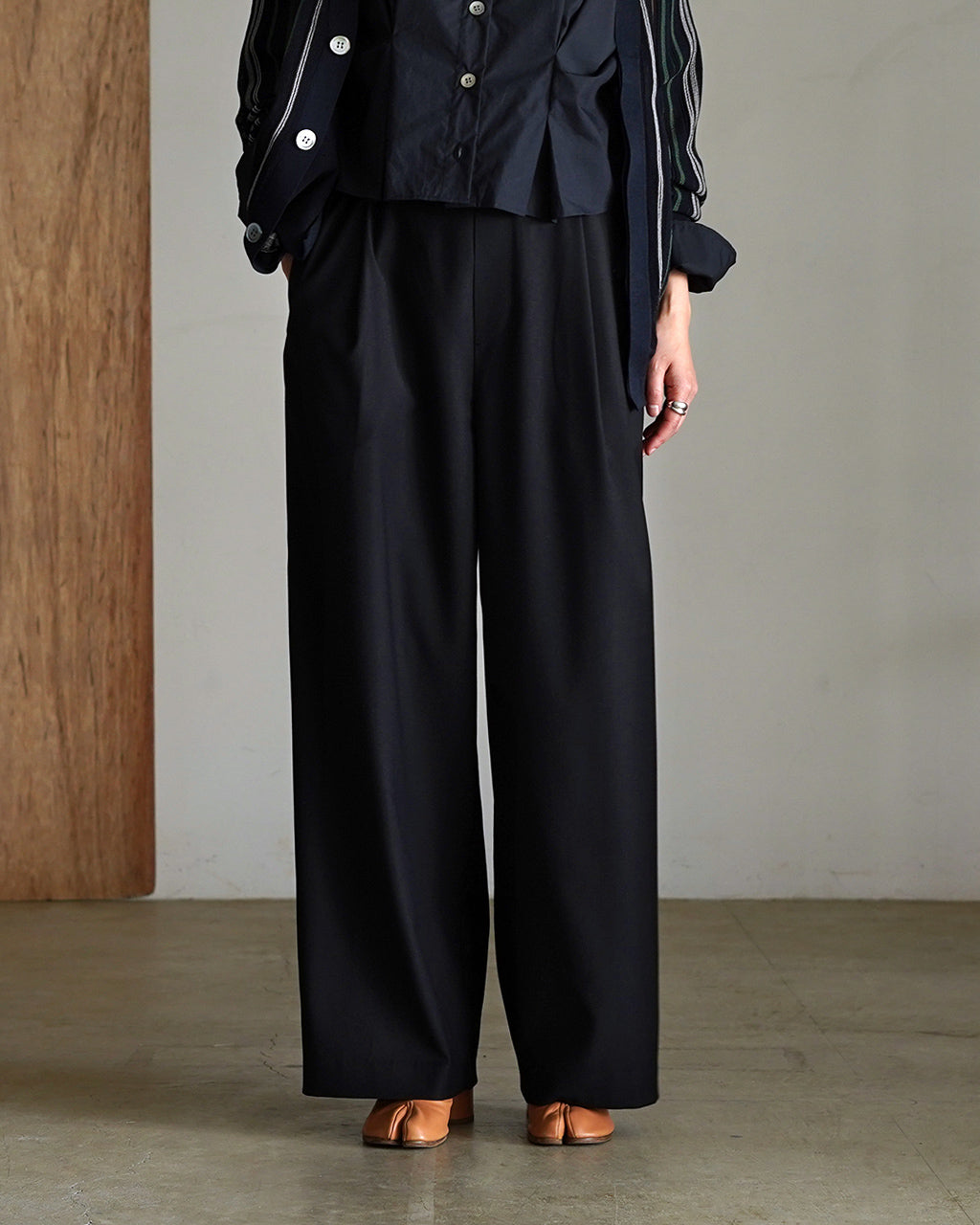 TWO TUCK SLACKS 1-260100