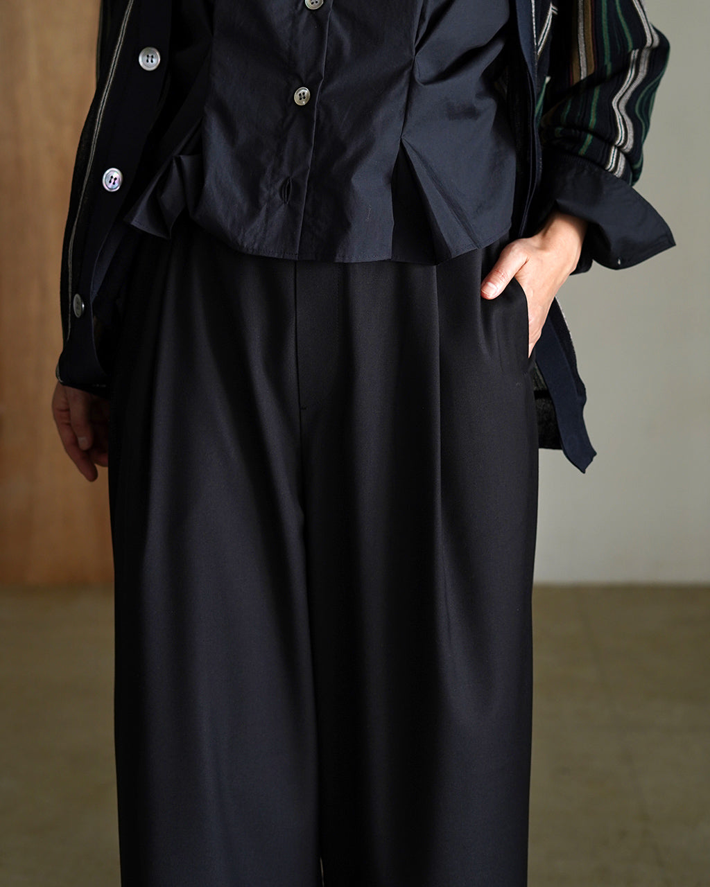 TWO TUCK SLACKS 1-260100