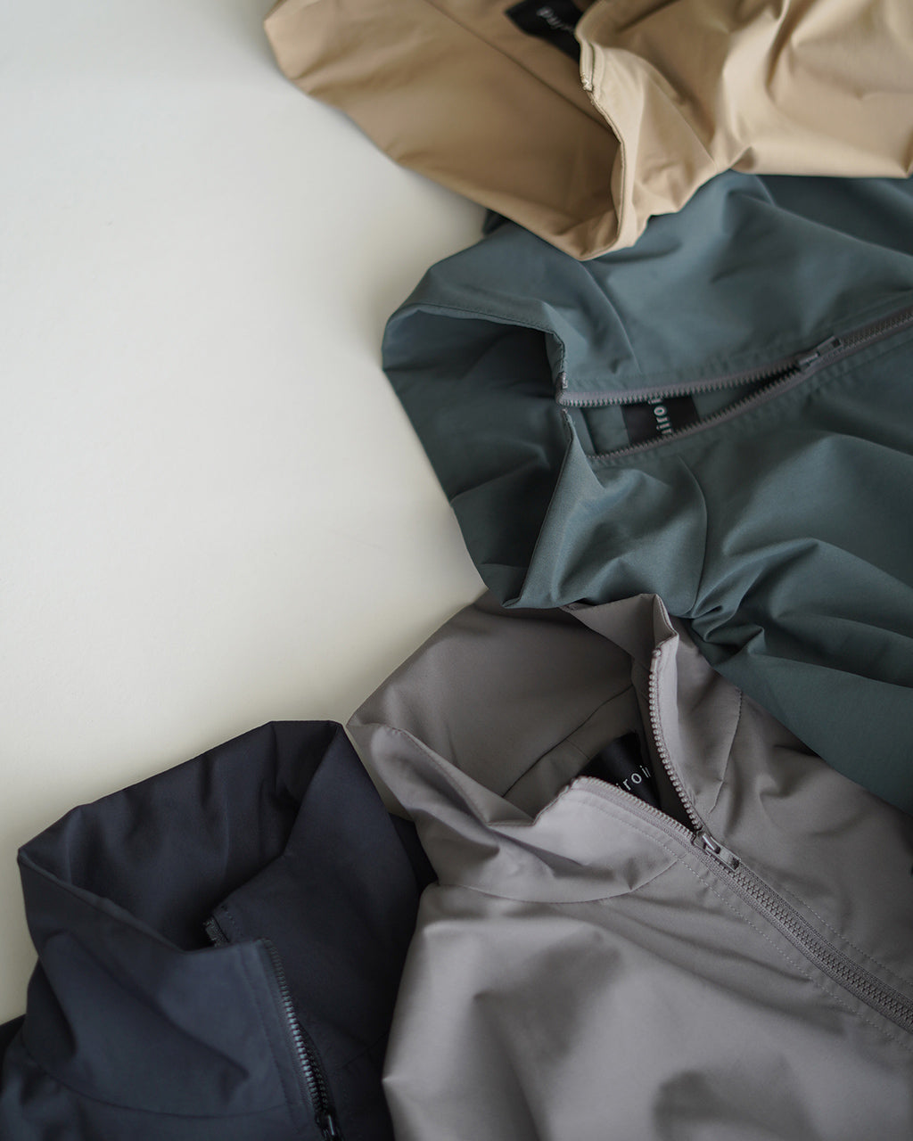 high neck zip blouson 3-270080