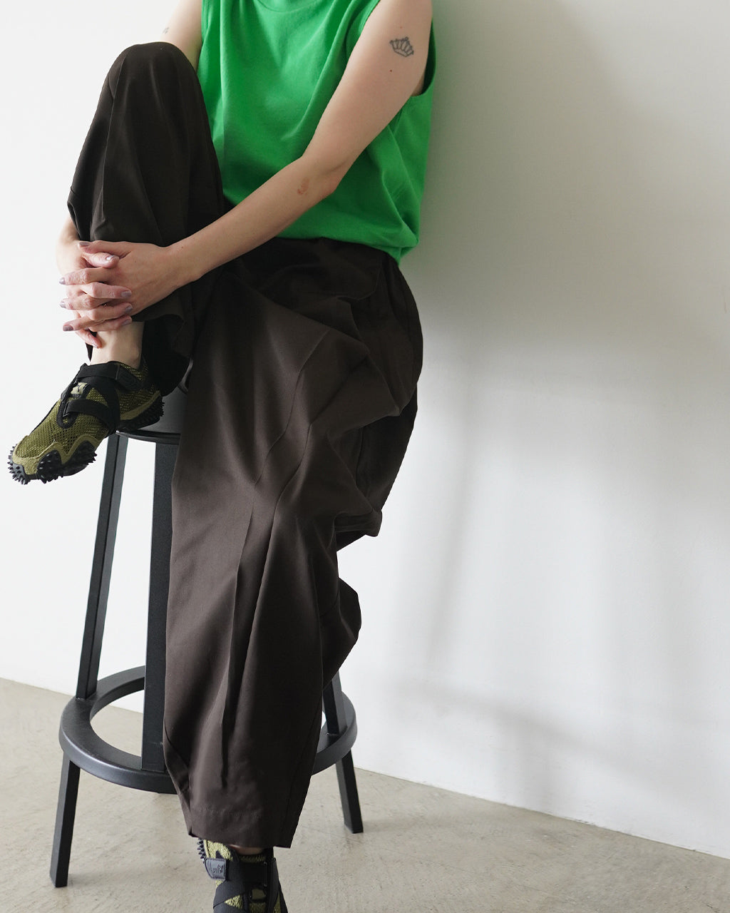 tuck cocoon slacks 2-260102