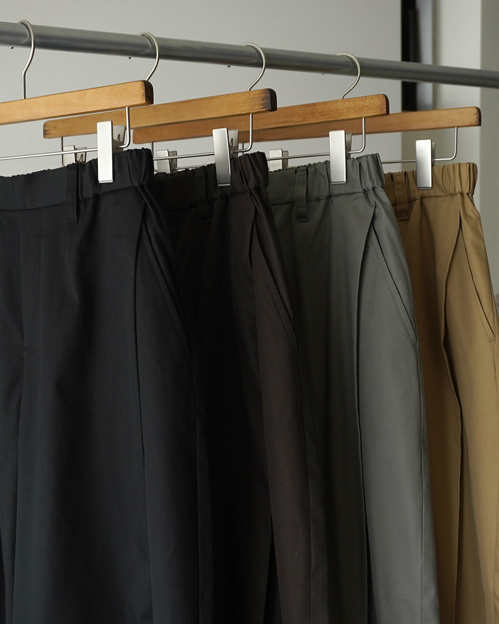 tuck cocoon slacks 2-260102