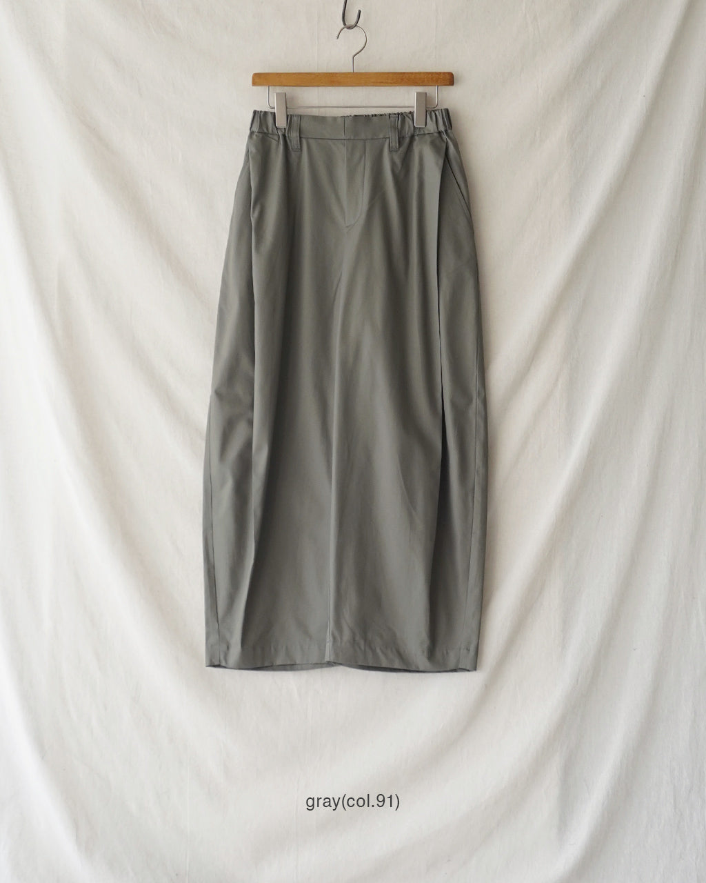 tuck cocoon slacks 2-260102