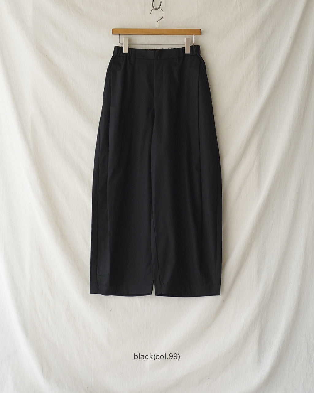 tuck cocoon slacks 2-260102