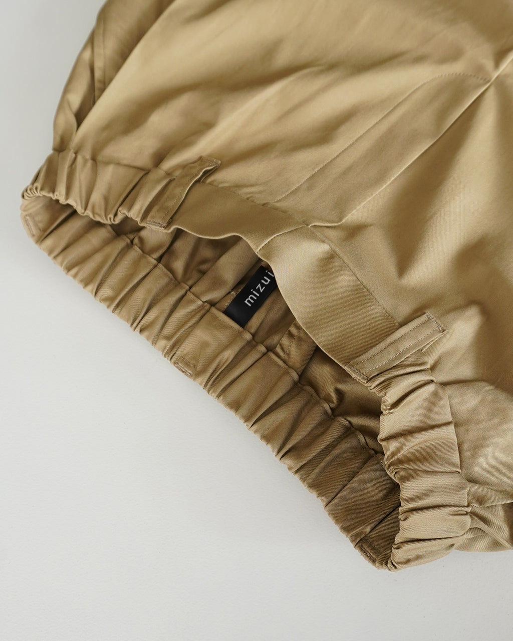 tuck cocoon slacks 2-260102