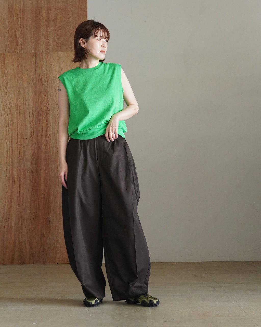 tuck cocoon slacks 2-260102