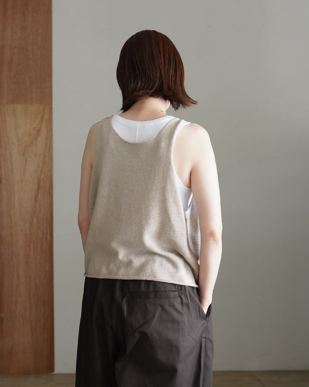 U neck short vest 2-220043