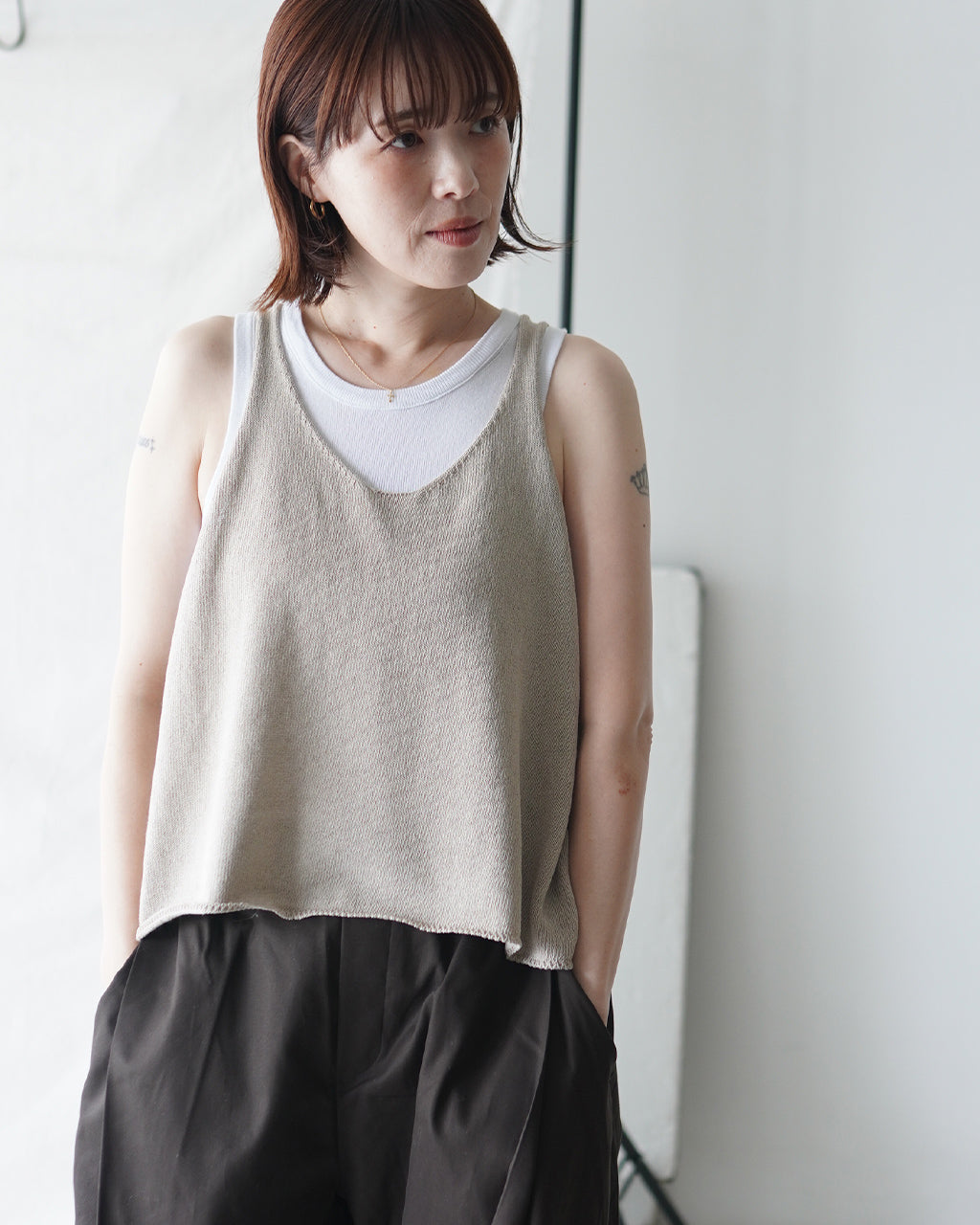 U neck short vest 2-220043