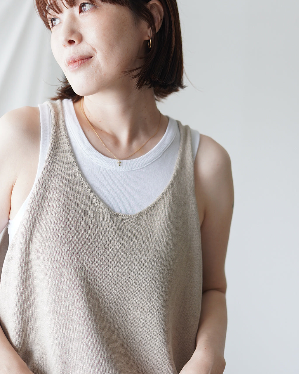 U neck short vest 2-220043