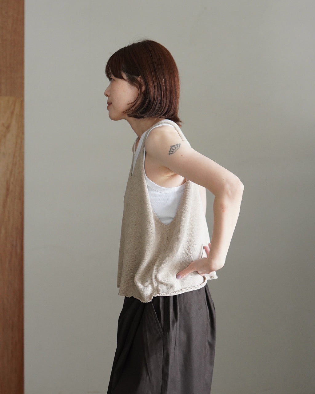 U neck short vest 2-220043