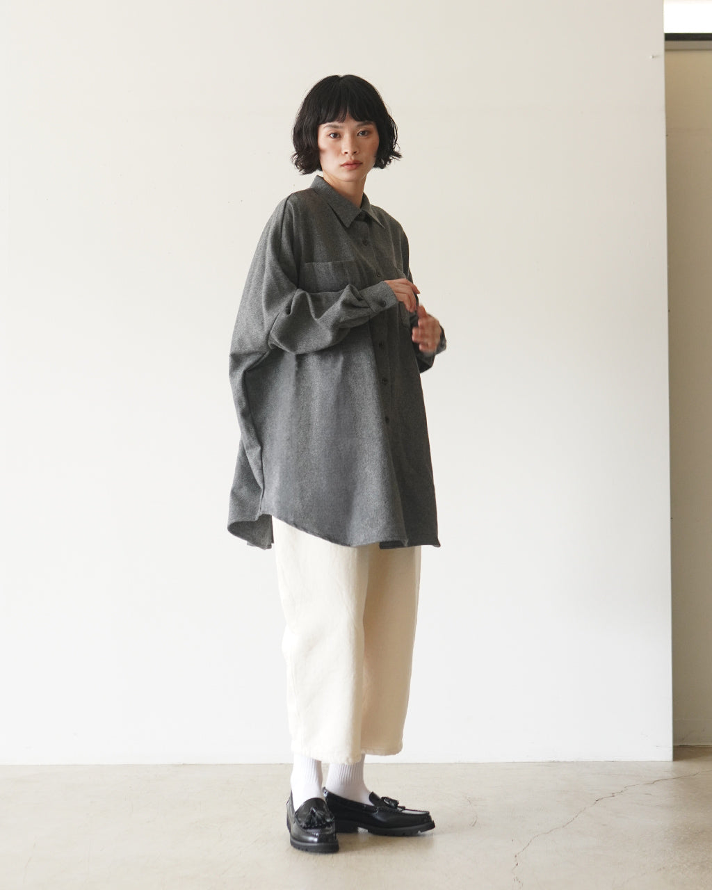 wool wide shirt with pockets 3-230136