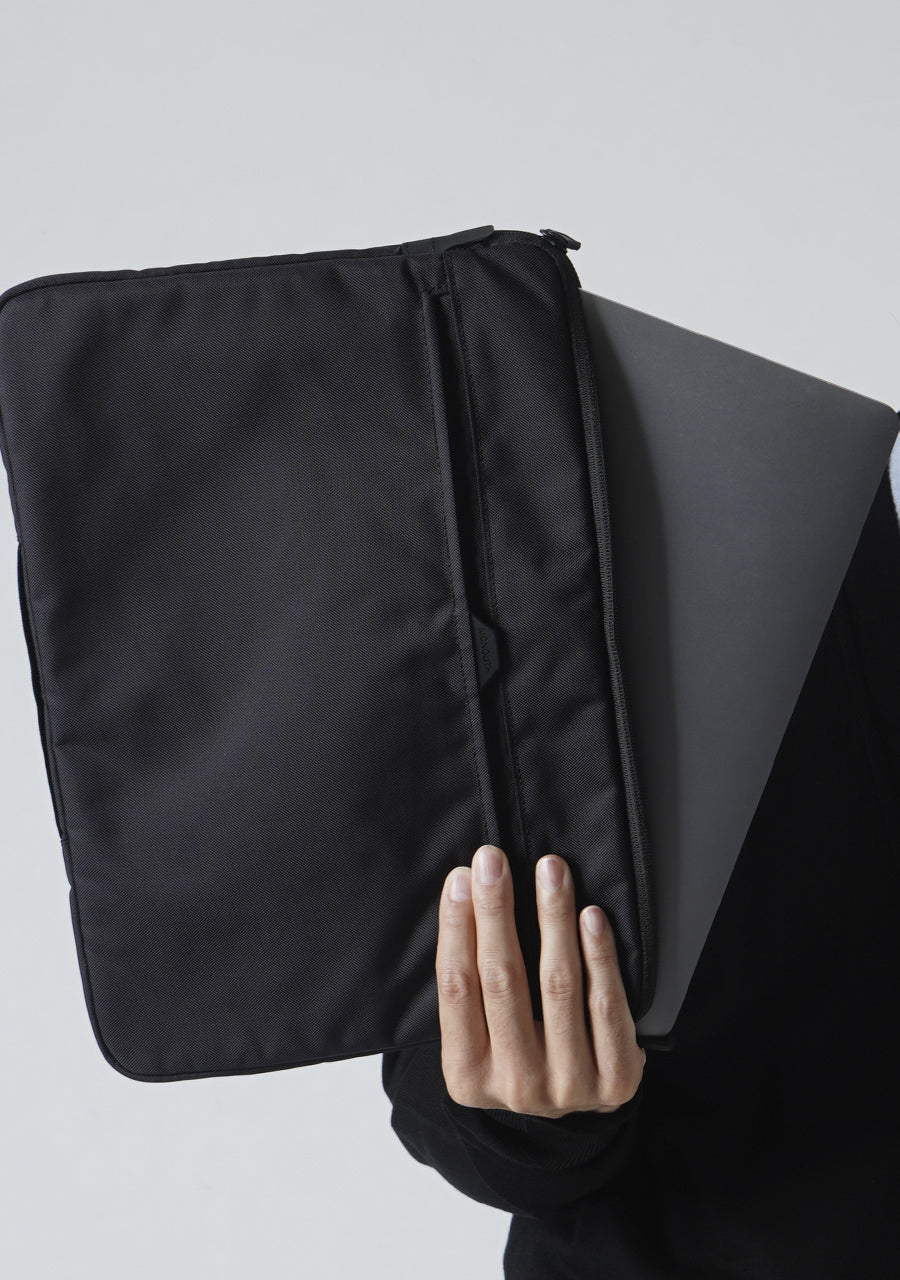 ノートPCケース PC CASE STANDARD 13 PC CASE STANDARD 13 BLACK | STANDARD | PRODUCTS | MONOLITH