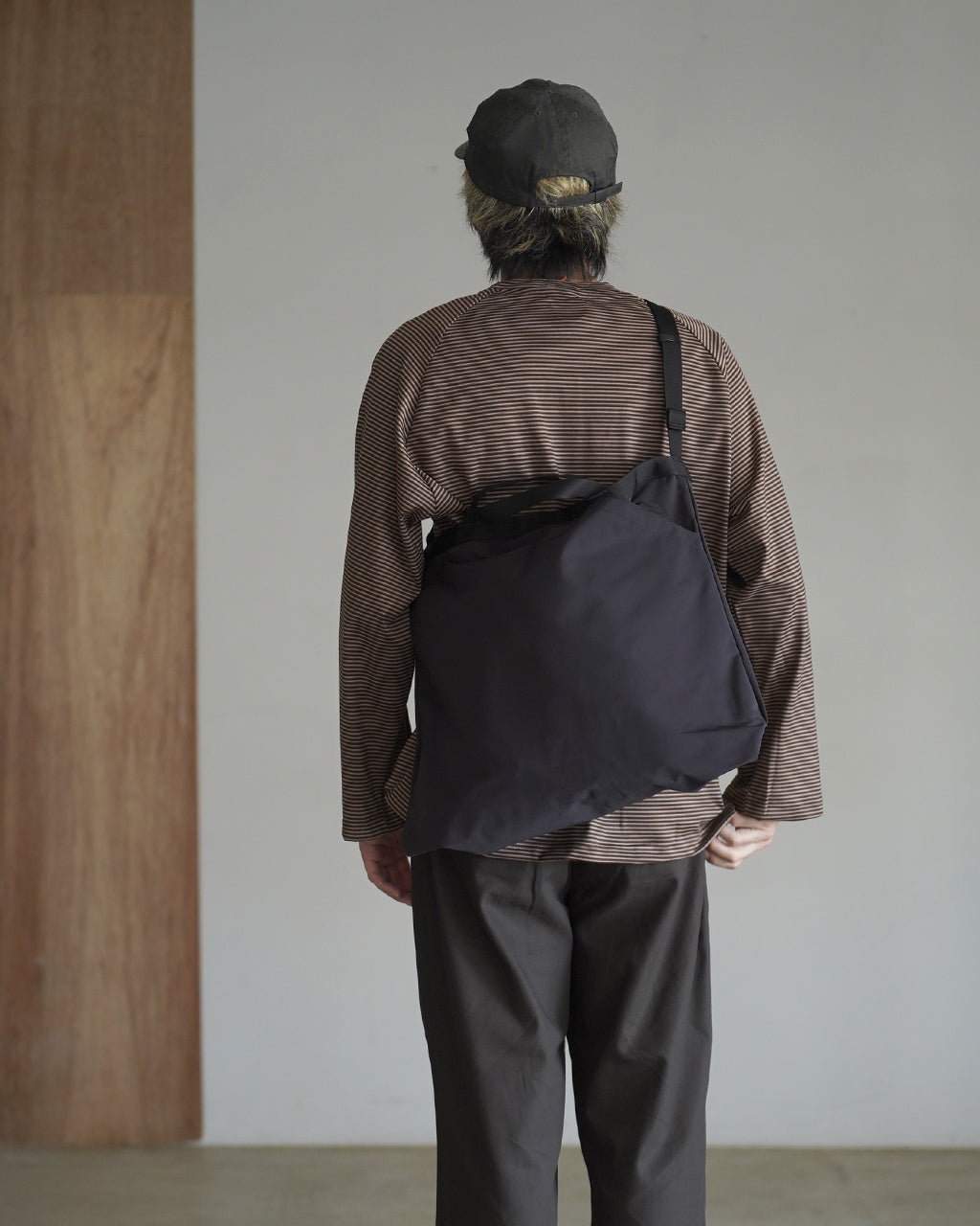 TOTE SHOULDER STANDARD Neutral L SD-3122