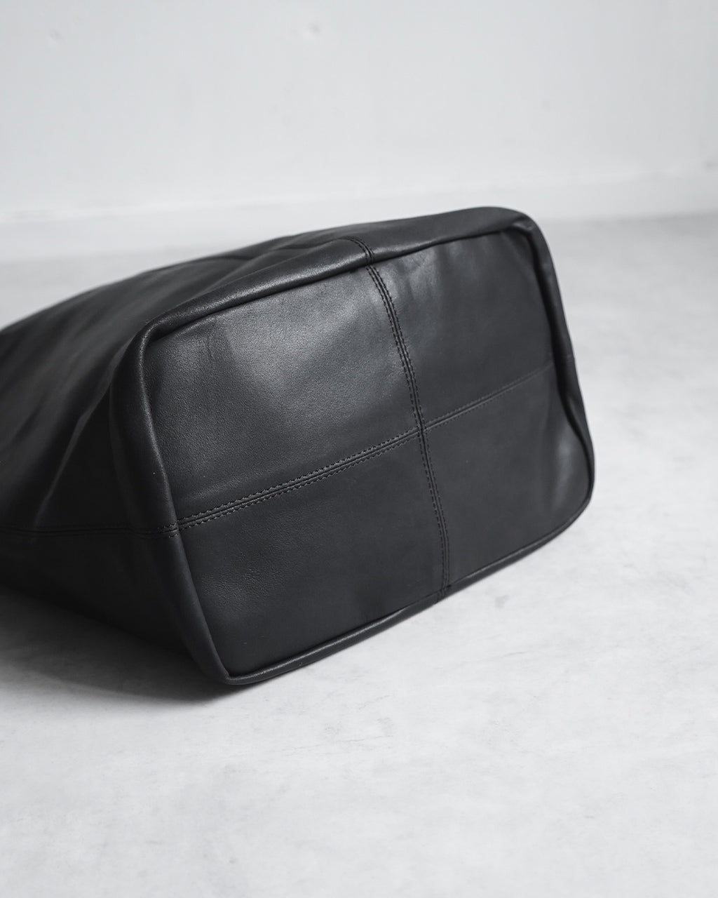Morphee] モルフェ CYLINDER （L size）BLACK | INS ONLINE