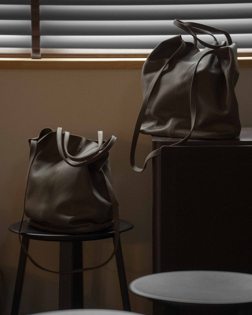 良品 Morphee モルフェ 3WAY MEDIUM バッグ レザー メンズ Morphee モルフェ 3WAY MEDIUM TOTE（M size) SUEDE CAMEL MS-SCML-103
