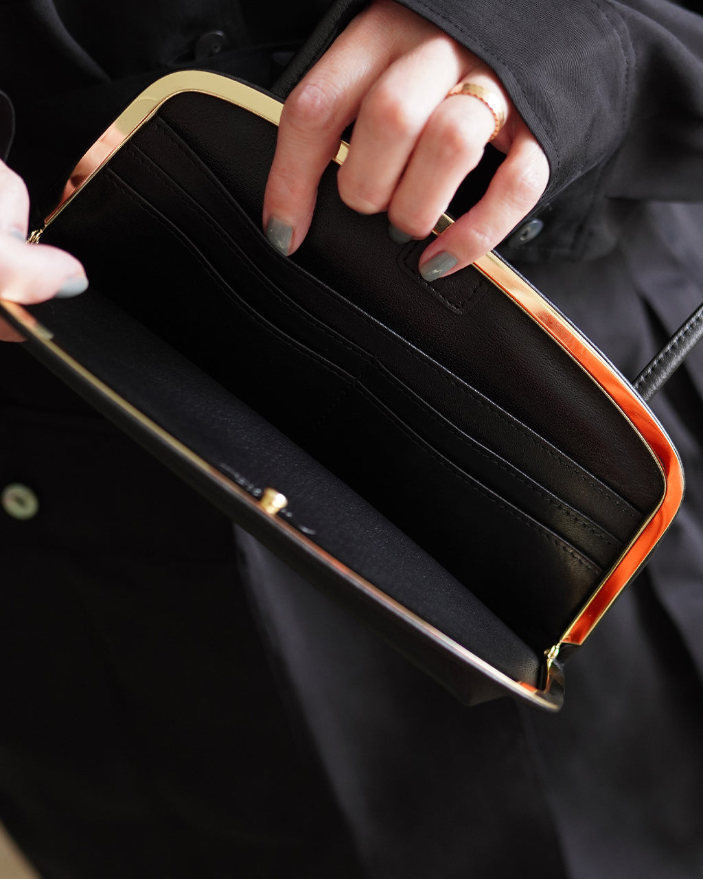 Framed One-Shoulder Bag MSA-OSG-BLK