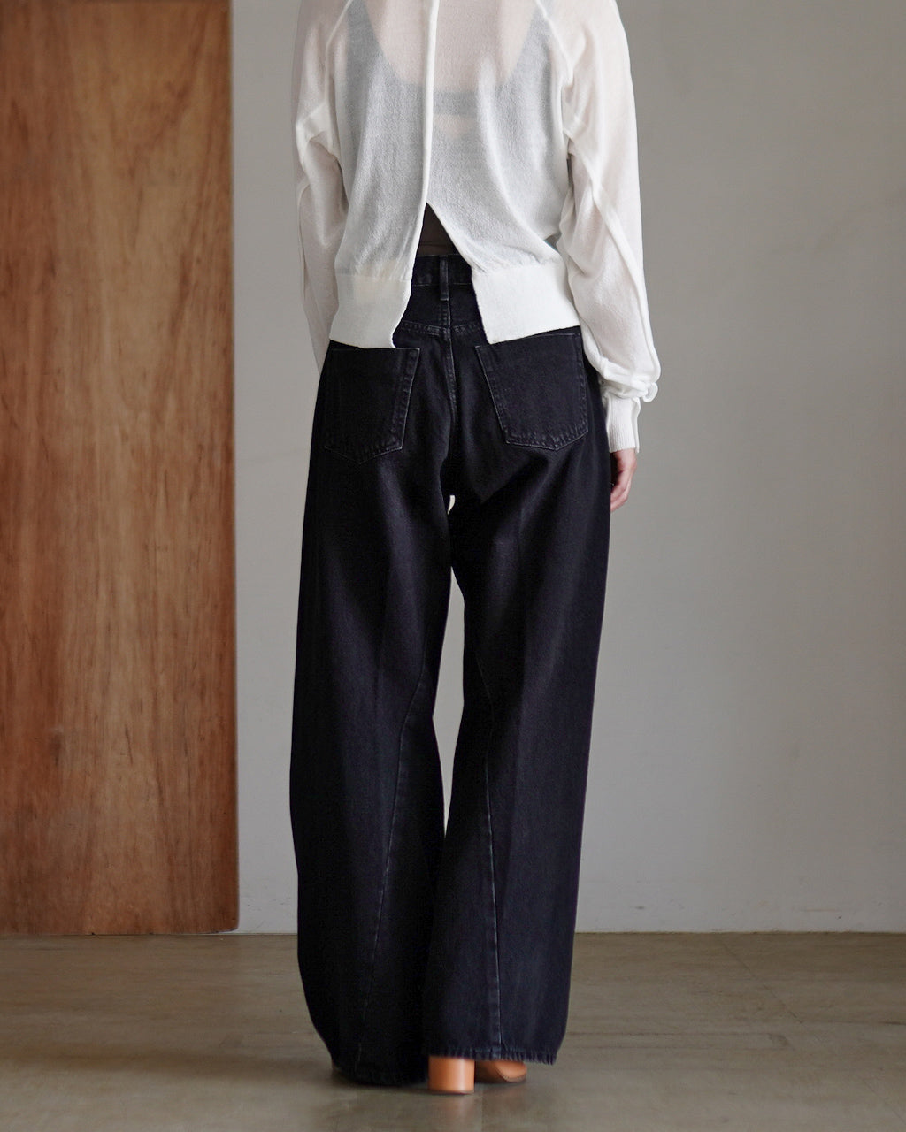 新品未使用※NEHERAネヘラ　パンツ　クロップド　ブラックデニム　34 NEPLA. ネプラ ブラック 3Dカーブパンツ レディース 12.5oz デニム