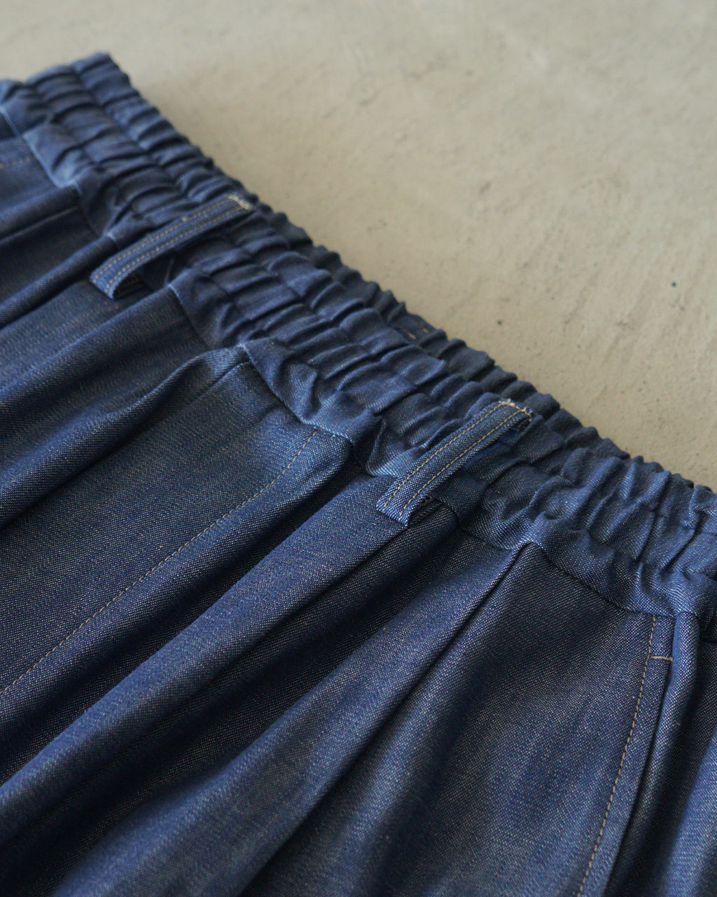 2 TUCK WIDE PANTS DENIM HAKU-DENIM