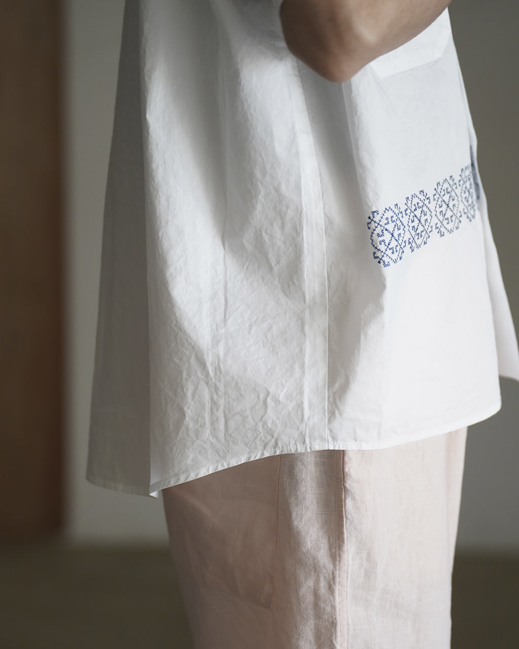 outil CHEMISIER COLETTA 開襟シャツ 刺繍 ツイル素材｜Crouka(クローカ)
